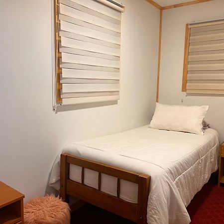 Hostal B&B Coastal Natales プエルト・ナタレス エクステリア 写真