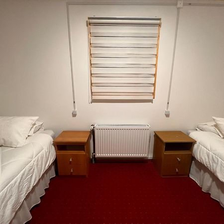 Hostal B&B Coastal Natales プエルト・ナタレス エクステリア 写真