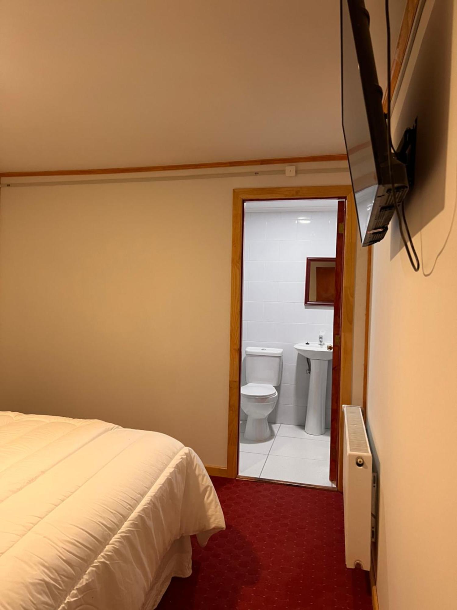 Hostal B&B Coastal Natales プエルト・ナタレス エクステリア 写真