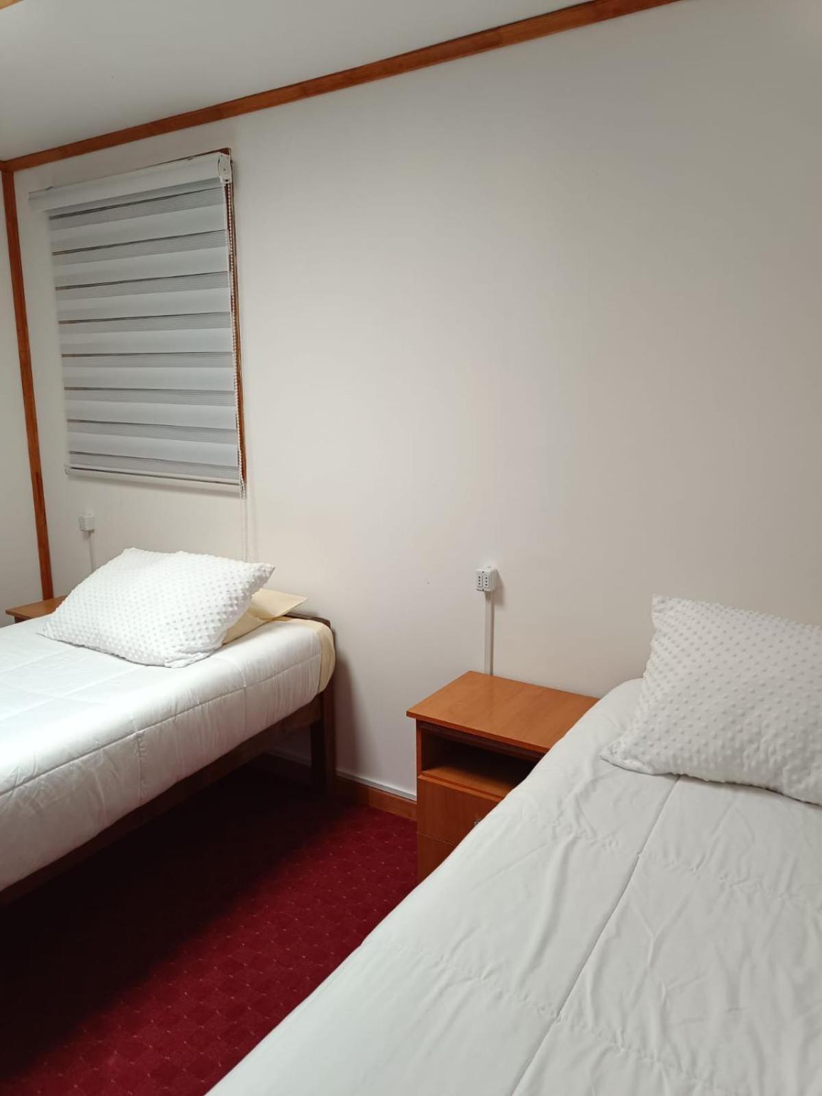 Hostal B&B Coastal Natales プエルト・ナタレス エクステリア 写真