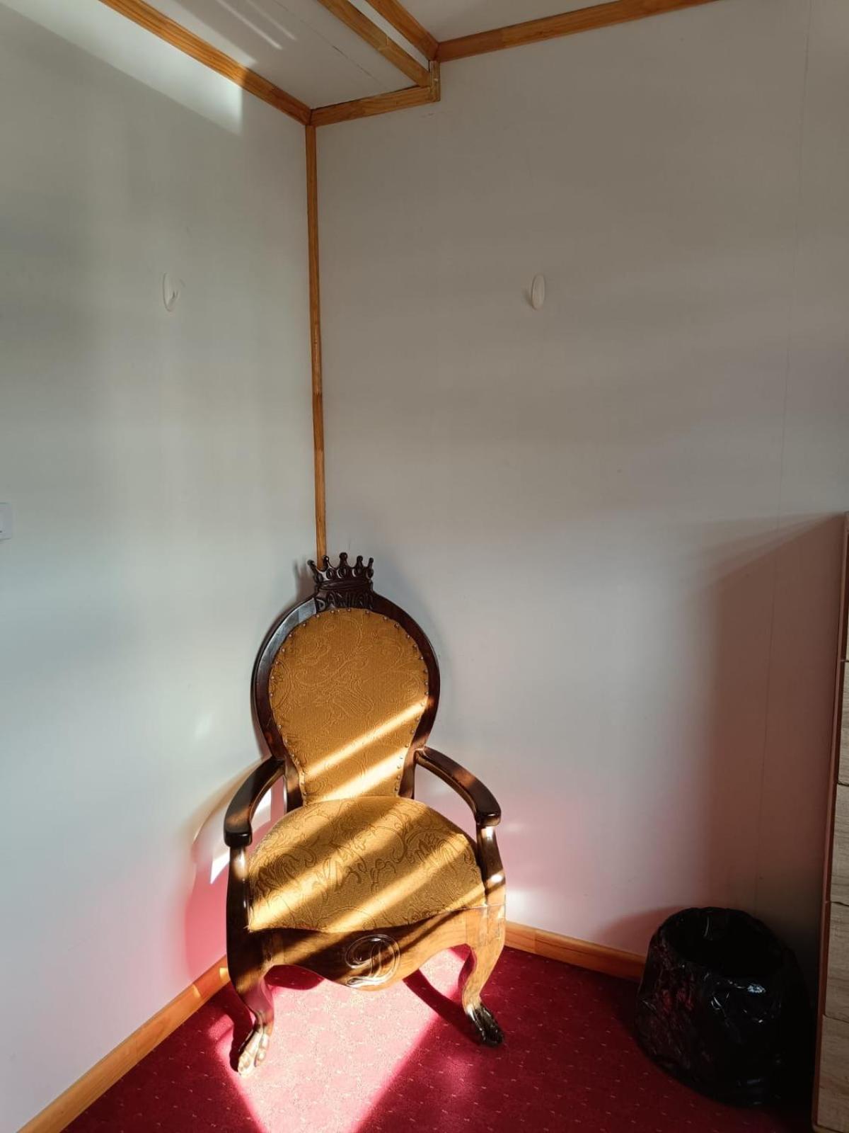 Hostal B&B Coastal Natales プエルト・ナタレス エクステリア 写真