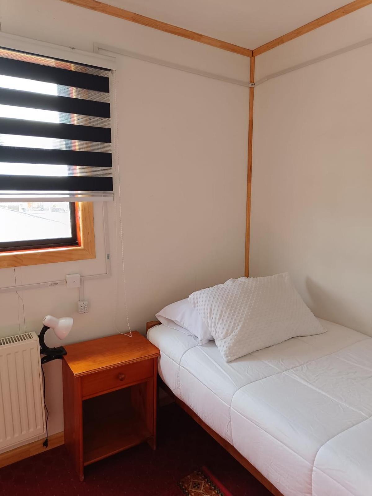 Hostal B&B Coastal Natales プエルト・ナタレス エクステリア 写真